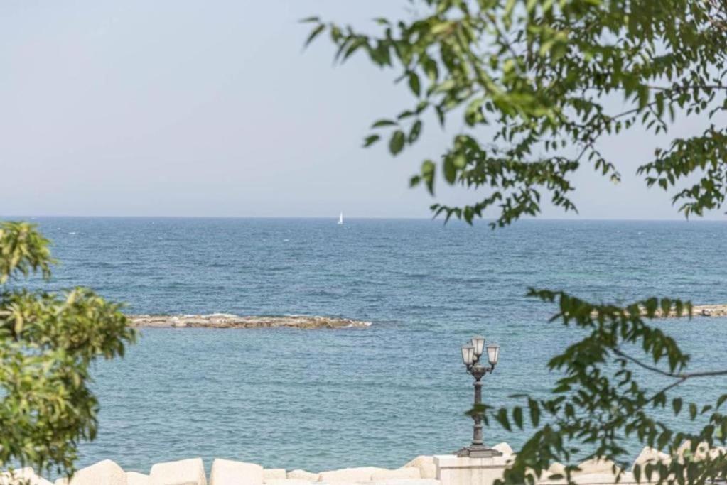 Seaside Refuge - Always Holiday Apartment Bari Ngoại thất bức ảnh